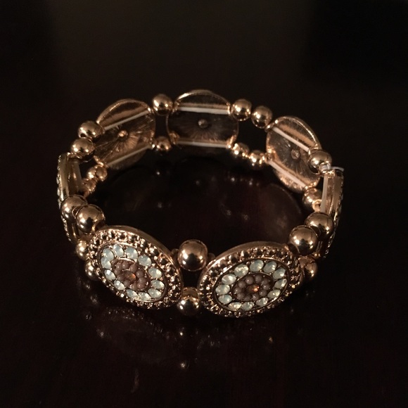 Gold Bracelet - Picture 1 of 1